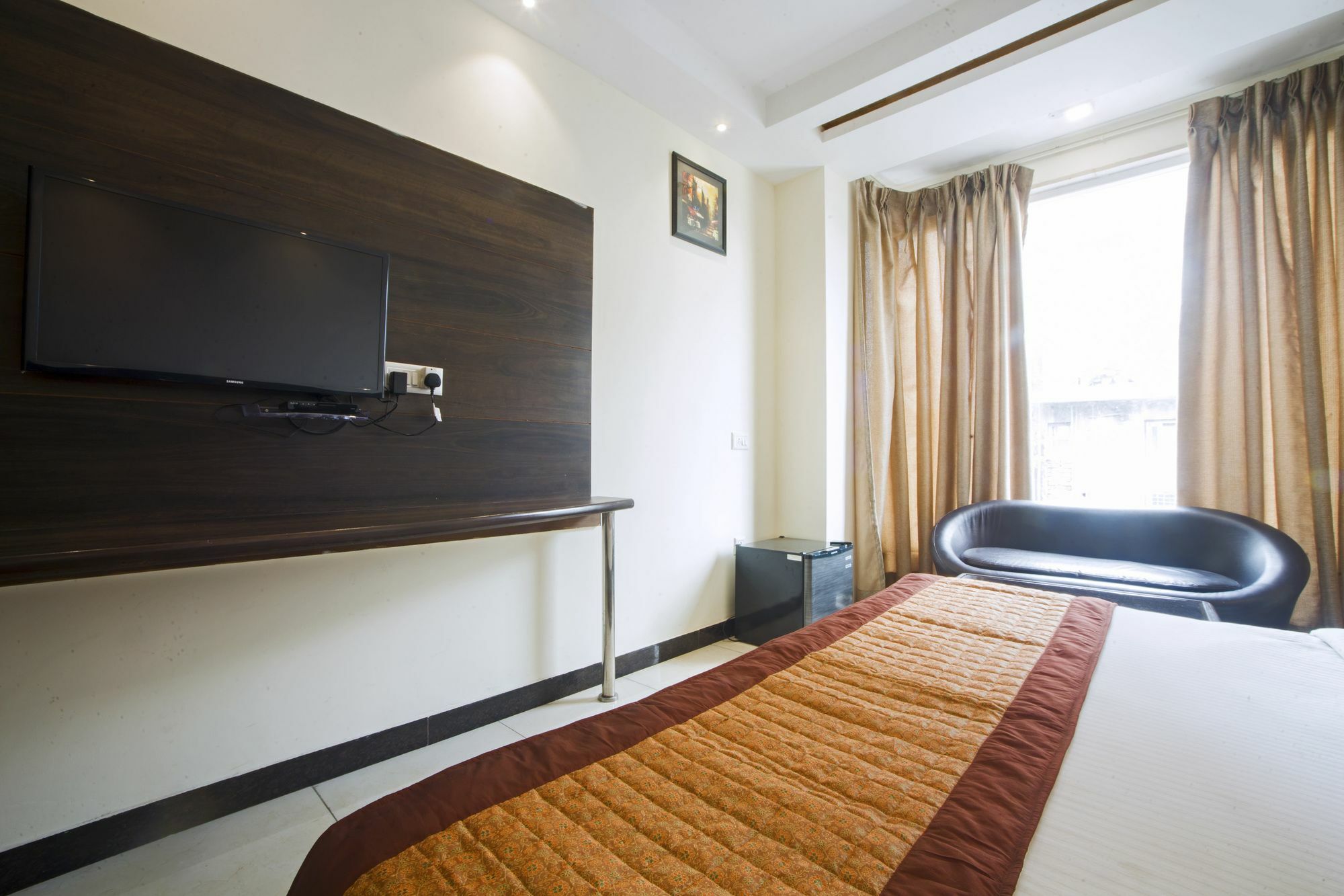 Hotel Fabexpress Le Continental Paharganj New Delhi